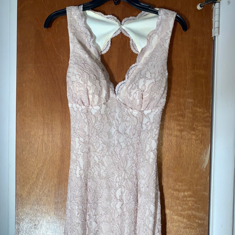 I am selling a Morgan &Co size 5 dress👗Worn Once
